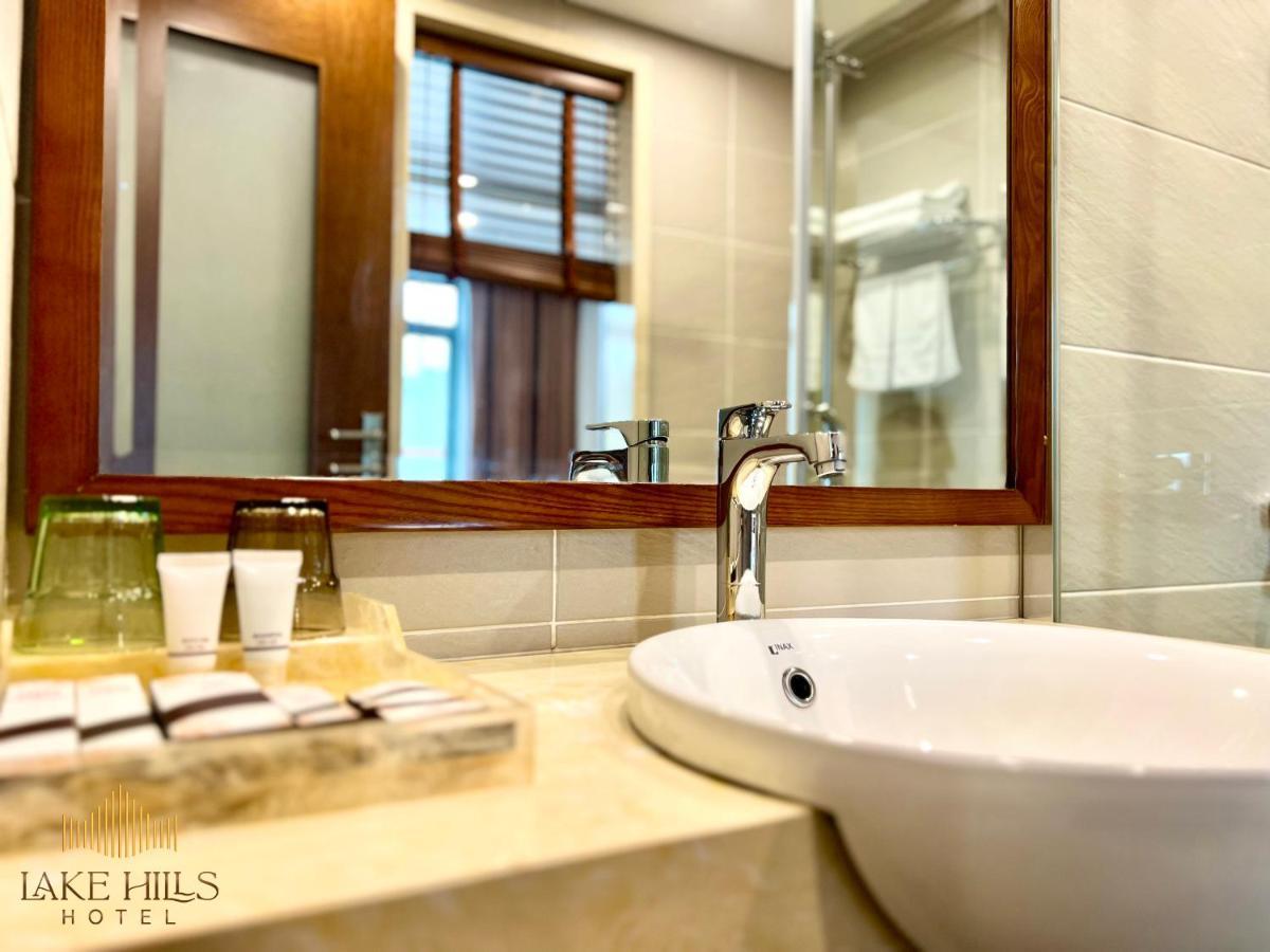 Lake Hills Hotel Халонг Экстерьер фото